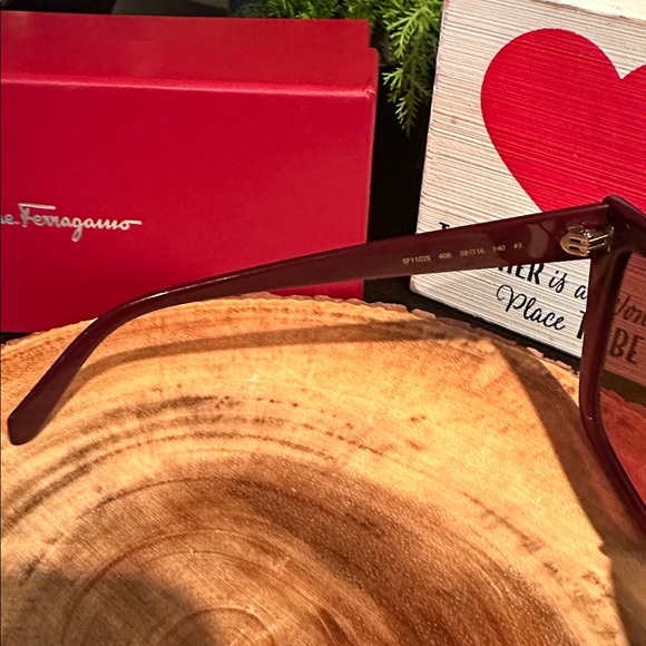 Ferragamo beautiful two-tone burgundy sunglasses for women